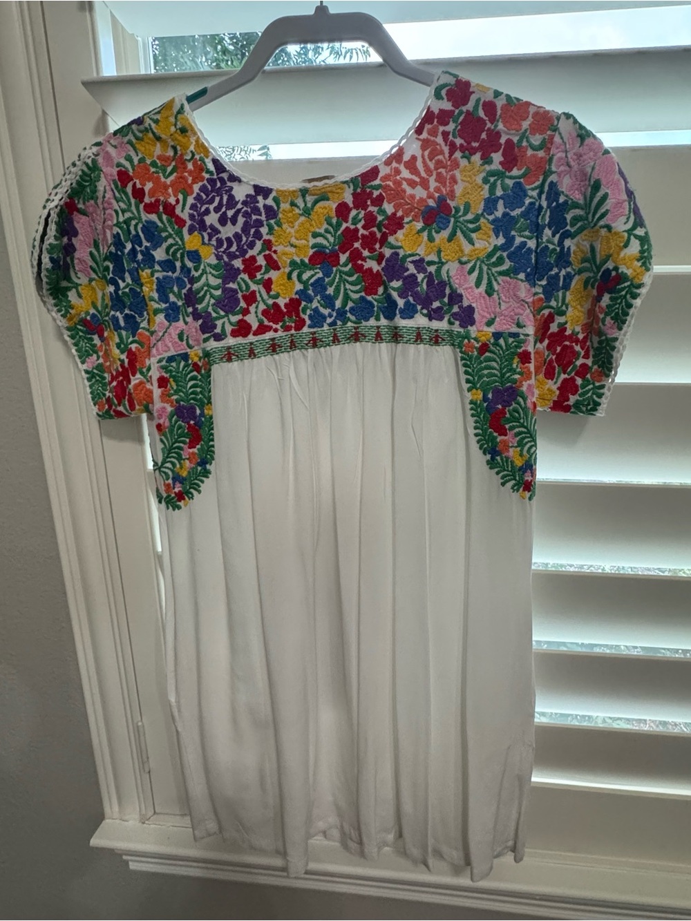 J. Marie Women’s Floral Embroidered Lined Shift Dress - Size Medium - Picture 2 of 4